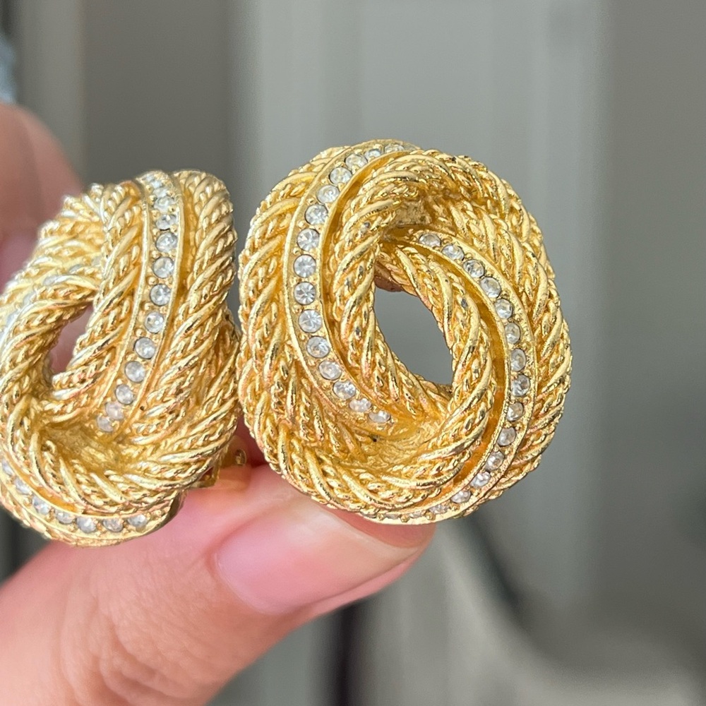 SOLD Vintage Christian Dior Chain Knot Rope Braided Gold Brooch Earrings Set - Picture 11 of 16